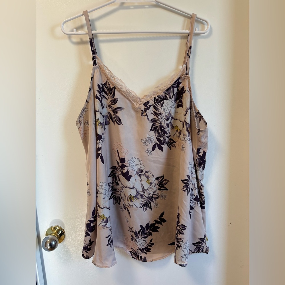 🔮 5/$25 Torrid Floral Cami with Lace Trim Size 2